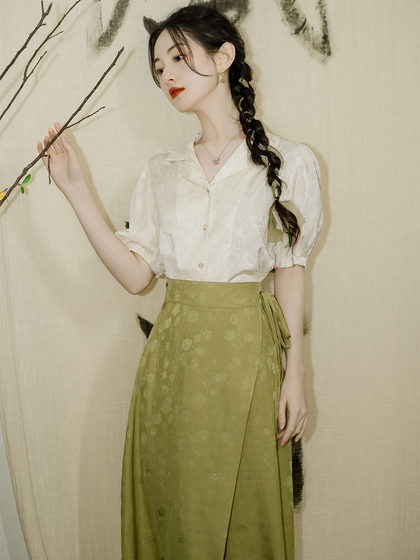 Hanfu women's Tang suit women's modified cheongsam top Chinese style daily horse face skirt suit Chinese style new Chinese style women's clothing
Hanfu women's Tang suit women's modified cheongsam top Chinese style daily horse face skirt suit Chinese style new Chinese style women's clothing