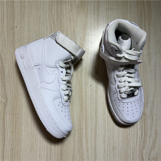 Nike AIR FORCE 1 teenagers high-top sports and casual shoes DH2943-111 
Nike AIR FORCE 1 teenagers high-top sports and casual shoes DH2943-111