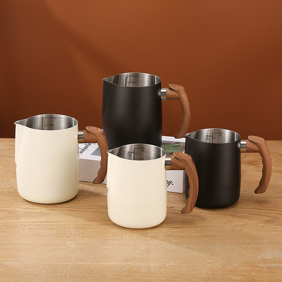 304 stainless steel wood grain handle pulls the flower cup with inner scale, milk tank Japanese milk bubble cup thickened pointed mouth pull flower cup 304 stainless steel wood grain handle pulls the flower cup with inner scale, milk tank Japanese milk bubble cup thickened pointed mouth pull flower cup