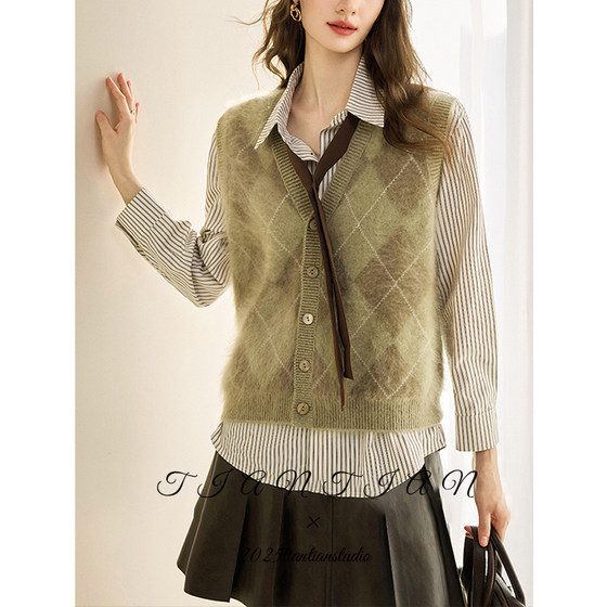College style retro diamond V-neck cashmere knitted vest vest for women in early autumn sleeveless sweater
College style retro diamond V-neck cashmere knitted vest vest for women in early autumn sleeveless sweater