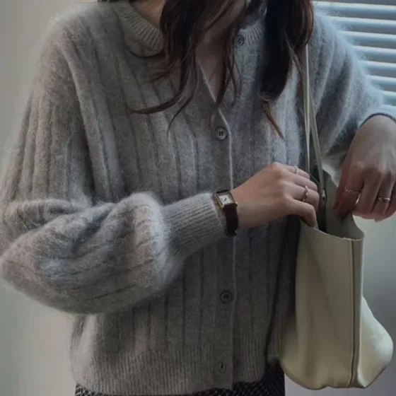Lantern sleeves loose slim fashionable sweater jacket 2025 autumn and winter Korean style foreign trade lazy style knitted cardigan for women Lantern sleeves loose slim fashionable sweater jacket 2025 autumn and winter Korean style foreign trade lazy style knitted cardigan for women