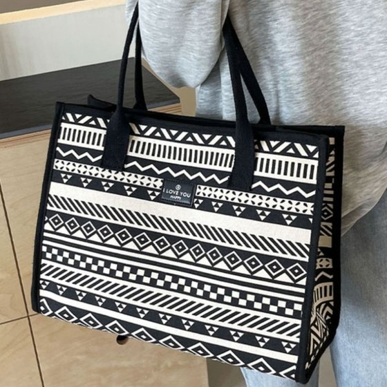 Tote large capacity 2025 new shoulder bag for women commuting canvas hand-held shopping bag for outing travel commuting bag
Tote large capacity 2025 new shoulder bag for women commuting canvas hand-held shopping bag for outing travel commuting bag