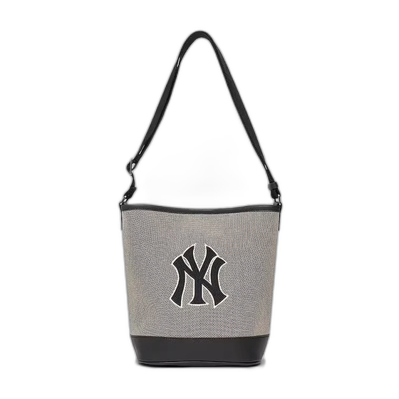 Korean direct mail MLB men's universal shoulder bag canvas bucket bag fashion handbag bag 3ABMS072N-50BKS
Korean direct mail MLB men's universal shoulder bag canvas bucket bag fashion handbag bag 3ABMS072N-50BKS