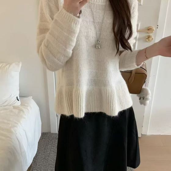 Lazy style round neck hollow long sleeve pullover sweater for women in autumn loose temperament casual bottom shirt underwear
Lazy style round neck hollow long sleeve pullover sweater for women in autumn loose temperament casual bottom shirt underwear