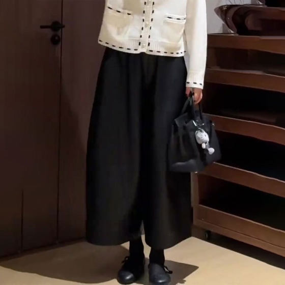 High-end custom black large-size nine-point wide-leg leather pants for women 2025 autumn new high-end loose casual pants
High-end custom black large-size nine-point wide-leg leather pants for women 2025 autumn new high-end loose casual pants