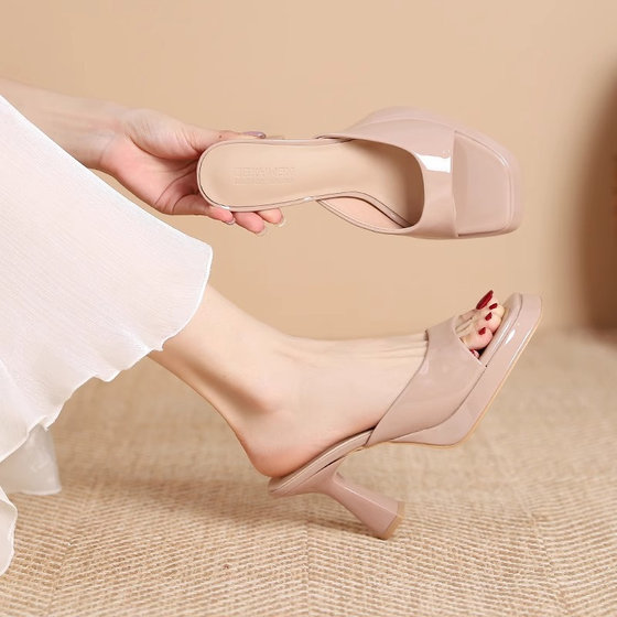 Patent leather high heel slippers for women in 2025 new summer versatile thick heel square toe sexy outer flip-flops
Patent leather high heel slippers for women in 2025 new summer versatile thick heel square toe sexy outer flip-flops