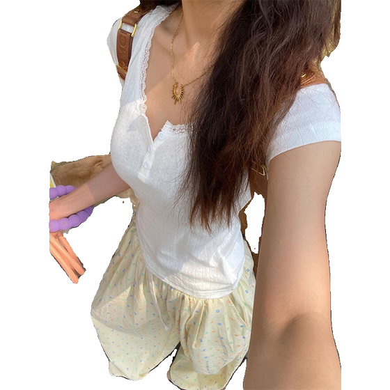 Pure sexy white lace lace short-sleeved T-shirt for women in summer sweet hot girls slim and short short top
Pure sexy white lace lace short-sleeved T-shirt for women in summer sweet hot girls slim and short short top