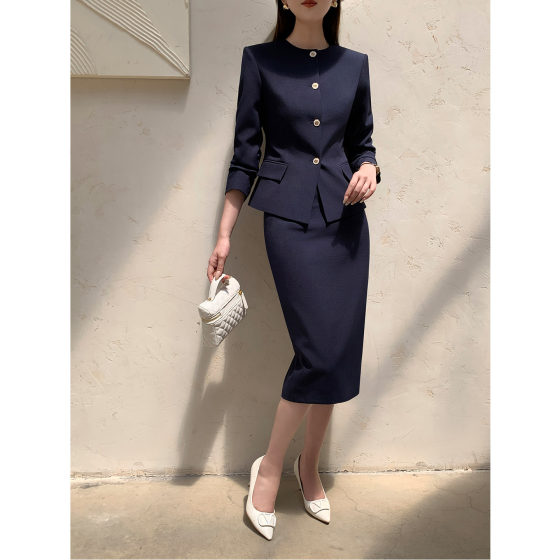 High-end professional suit suit women's autumn fashion temperament waist-hugging and slimming work skirt hotel front desk work clothes
High-end professional suit suit women's autumn fashion temperament waist-hugging and slimming work skirt hotel front desk work clothes
