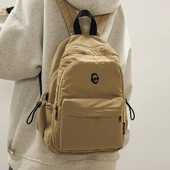 2024 new backpack for women Japanese casual versatile lightweight waterproof travel backpack for students to commute school bag 
2024 new backpack for women Japanese casual versatile lightweight waterproof travel backpack for students to commute school bag