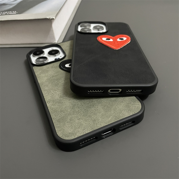 CDG Hearts Synthetic Leather 15, 14, 13, 12, 11 iPhone Case