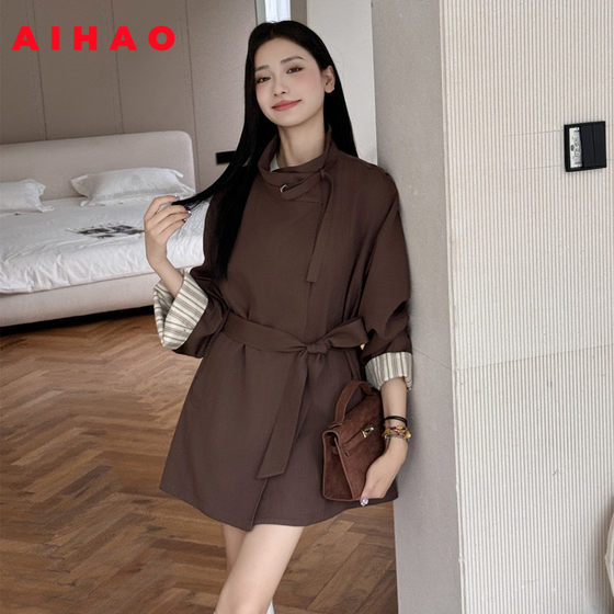 Love-Hao stand-up collar windbreaker jacket women's 2025 autumn new small mid-length loose waist-hugging temperament coat
Love-Hao stand-up collar windbreaker jacket women's 2025 autumn new small mid-length loose waist-hugging temperament coat
