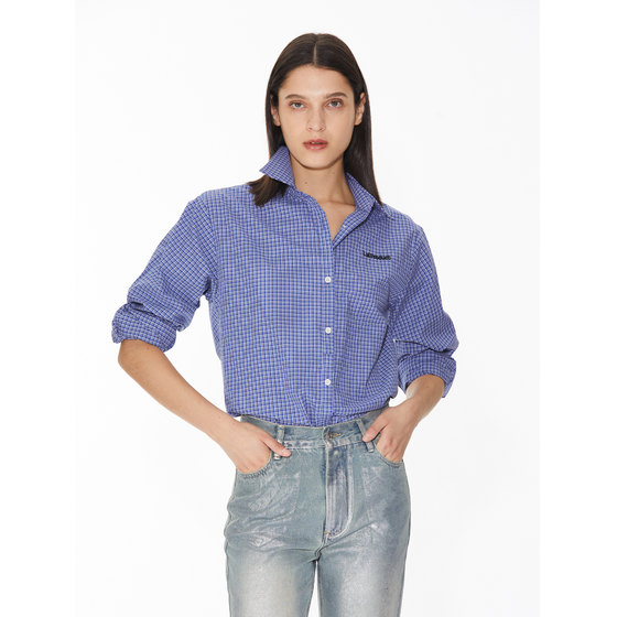 Lal projectmiu style letter embroidery lazy style pure cotton blue plaid shirt tops same style for men and women
Lal projectmiu style letter embroidery lazy style pure cotton blue plaid shirt tops same style for men and women