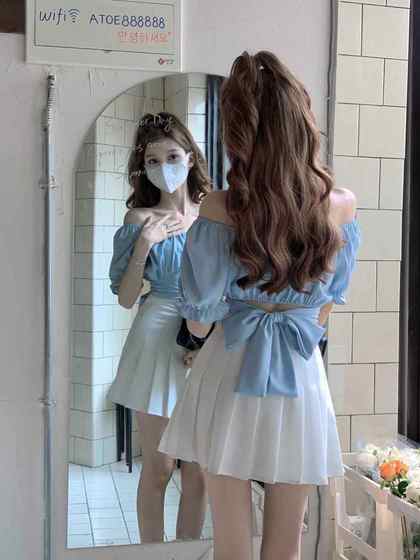 Short French puff sleeve top chic summer fresh design niche collarbone off-shoulder one-shoulder T-shirt
Short French puff sleeve top chic summer fresh design niche collarbone off-shoulder one-shoulder T-shirt
