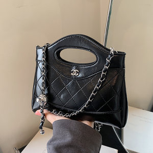 Bags Women's 2025 New Light Luxury Niche High-end Handbag Commuting Versatile Small Tote Bag Single Shoulder Crossbody Bag 
Bags Women's 2025 New Light Luxury Niche High-end Handbag Commuting Versatile Small Tote Bag Single Shoulder Crossbody Bag