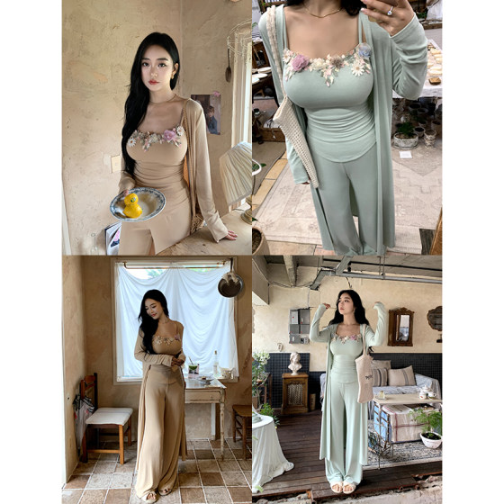 Meat dress cherry, intoxicated forest, sweet and slim and fat flower suspender long cardigan straight pants three-piece set
Meat dress cherry, intoxicated forest, sweet and slim and fat flower suspender long cardigan straight pants three-piece set
