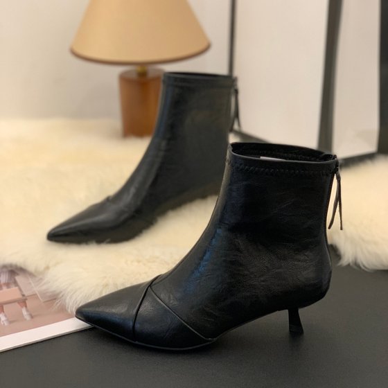 French pointed toe fashionable and stylish spliced thin heel Martin boots 2025 autumn new light luxury temperament versatile fashion boots
French pointed toe fashionable and stylish spliced thin heel Martin boots 2025 autumn new light luxury temperament versatile fashion boots