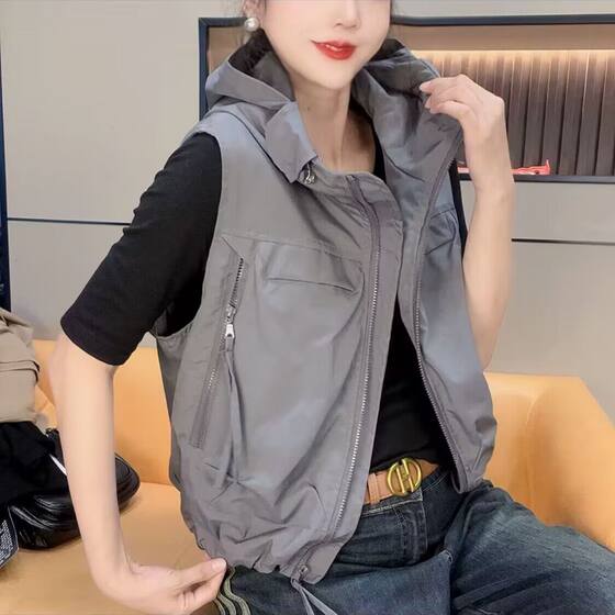 2024 European autumn new vest sleeveless vest jacket for women with hooded casual and fashionable horse clip slimming tops
2024 European autumn new vest sleeveless vest jacket for women with hooded casual and fashionable horse clip slimming tops