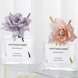 Japanese quality floral fragrance flat bottle 120ml fire-free rattan aromatherapy essential oil hotel home room bathroom 
Japanese quality floral fragrance flat bottle 120ml fire-free rattan aromatherapy essential oil hotel home room bathroom