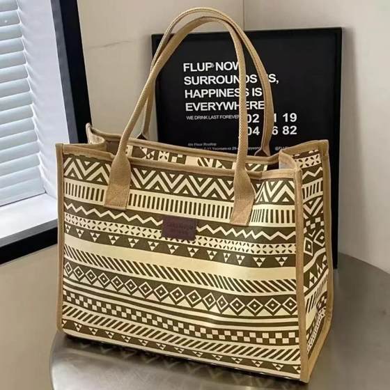 Tote large capacity 2024 new shoulder bag for women commuting canvas hand-held shopping bag for travel commuting bag
Tote large capacity 2024 new shoulder bag for women commuting canvas hand-held shopping bag for travel commuting bag