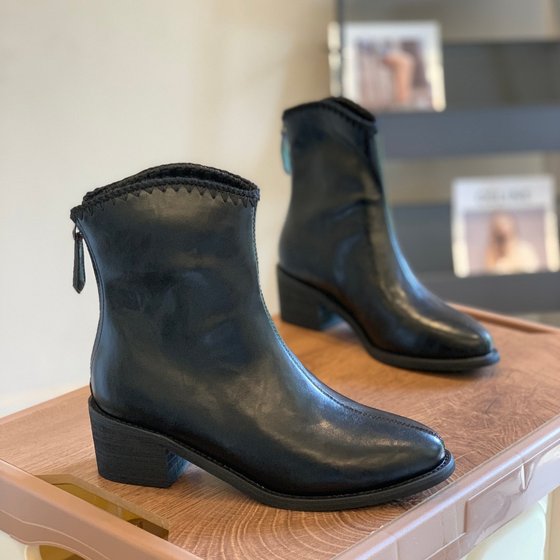 French rear zipper thick heel thick sole fashion boots for women 2025 autumn and winter new versatile simple slim and high-end short boots
French rear zipper thick heel thick sole fashion boots for women 2025 autumn and winter new versatile simple slim and high-end short boots