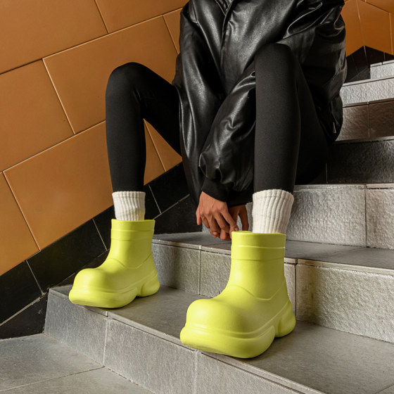 Sub-built clown shoes for women wearing outdoor height-enhancing versatile trendy and fashionable big toe shoes waterproof thick sole cute rain shoes Sub-built clown shoes for women wearing outdoor height-enhancing versatile trendy and fashionable big toe shoes waterproof thick sole cute rain shoes