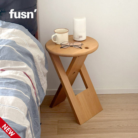 Fusn reproduces TS320 folding stool in the middle of vintage replica solid wood bedroom bedside table retro round stool corners
Fusn reproduces TS320 folding stool in the middle of vintage replica solid wood bedroom bedside table retro round stool corners