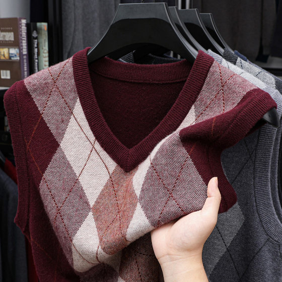 2025 autumn new thickened sleeveless vest for men V-neck daddy wear middle-aged plaid sweater for men knitted vest
2025 autumn new thickened sleeveless vest for men V-neck daddy wear middle-aged plaid sweater for men knitted vest