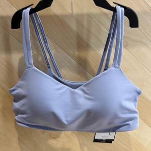 Nike sports bra four seasons thin fast drying integrated padding gathering and anti-sagging vest underwear 
Nike sports bra four seasons thin fast drying integrated padding gathering and anti-sagging vest underwear