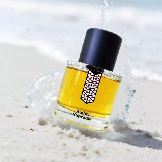 Extraordinary fragrances les indemodables perfume Chinese leather amber sally musk old rose scent test 
Extraordinary fragrances les indemodables perfume Chinese leather amber sally musk old rose scent test