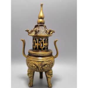 Pure copper tower furnace antique alchemy furnace double dragon playing with pearl incense furnace elephant furnace home three-body aromatherapy supplies large brass 
Pure copper tower furnace antique alchemy furnace double dragon playing with pearl incense furnace elephant furnace home three-body aromatherapy supplies large brass