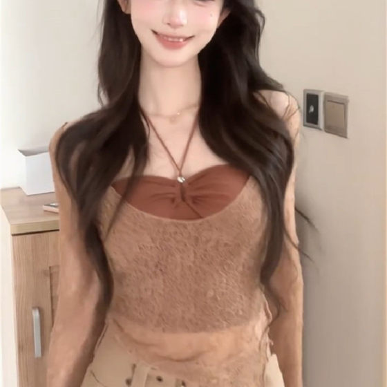 Sexy hot girl suit for women in early autumn wasteland style hollow lace long-sleeved shirt top suspender vest two-piece set
Sexy hot girl suit for women in early autumn wasteland style hollow lace long-sleeved shirt top suspender vest two-piece set