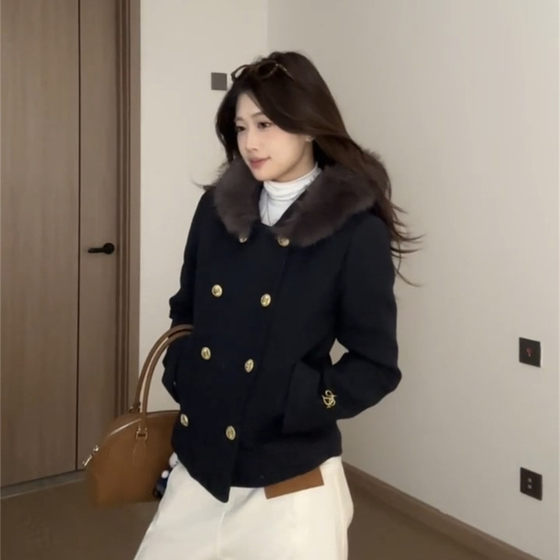 Korean retro wool collar hooded waist wool coat for women in autumn and winter high-end temperament slim and fragrant style top
Korean retro wool collar hooded waist wool coat for women in autumn and winter high-end temperament slim and fragrant style top