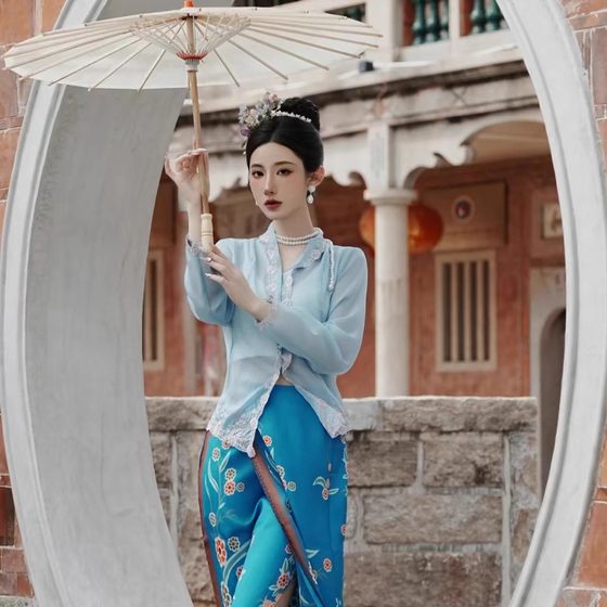 New Dai Xishuangbanna ethnic minority clothing traditional Little Nyonya clothing travel photo photography clothing women
New Dai Xishuangbanna ethnic minority clothing traditional Little Nyonya clothing travel photo photography clothing women