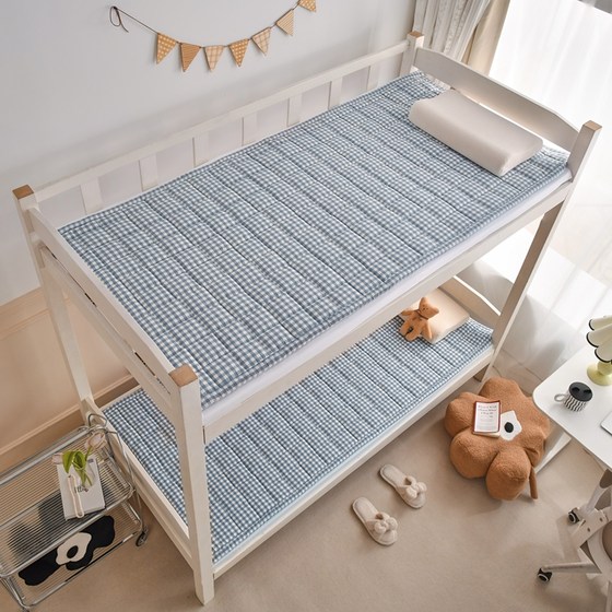 2023 new Class A color woven and wash all-purpose cotton Xinjiang cotton 0.9 student dormitory pads that are non-slip, machine washable and foldable
2023 new Class A color woven and wash all-purpose cotton Xinjiang cotton 0.9 student dormitory pads that are non-slip, machine washable and foldable