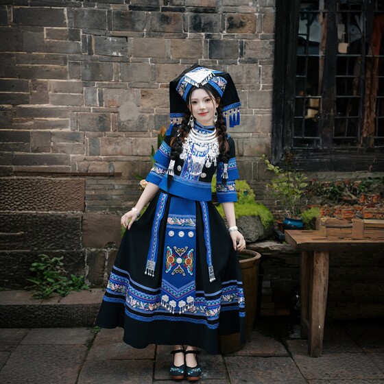 Guangxi March 3 Zhuang ethnic costume female adult ethnic costume Zhuang brocade embroidery stage performance
Guangxi March 3 Zhuang ethnic costume female adult ethnic costume Zhuang brocade embroidery stage performance