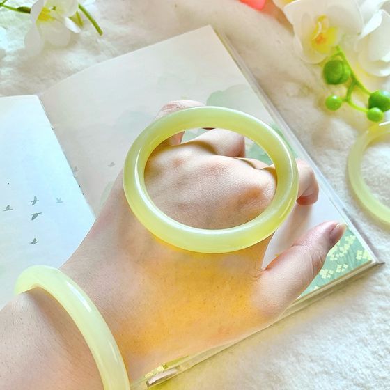 Green Jelly Grape Meat Afghan Jade Bracelet Lover Jade Bracelet Round Ice Bracelet Bracelet Looks White.
Green Jelly Grape Meat Afghan Jade Bracelet Lover Jade Bracelet Round Ice Bracelet Bracelet Looks White.