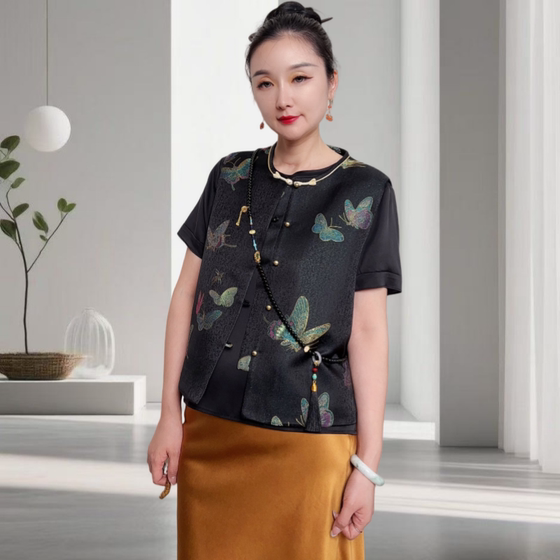 New Chinese style high-end silk full score mulberry silk sunny spring jacquard butterfly play Songjin vest
New Chinese style high-end silk full score mulberry silk sunny spring jacquard butterfly play Songjin vest