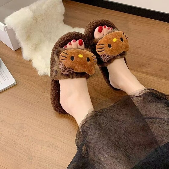 KT cat wearing women's plush cartoon cute outside wear slippers anti-slip soft sole lazy person pedals one foot and one flip flops fashionable
KT cat wearing women's plush cartoon cute outside wear slippers anti-slip soft sole lazy person pedals one foot and one flip flops fashionable