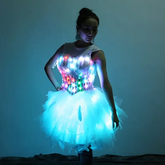 European and American colorful light mesh skirt sweet vinta feathers Organ yarn fluffy skirt big styling princess dance party
European and American colorful light mesh skirt sweet vinta feathers Organ yarn fluffy skirt big styling princess dance party