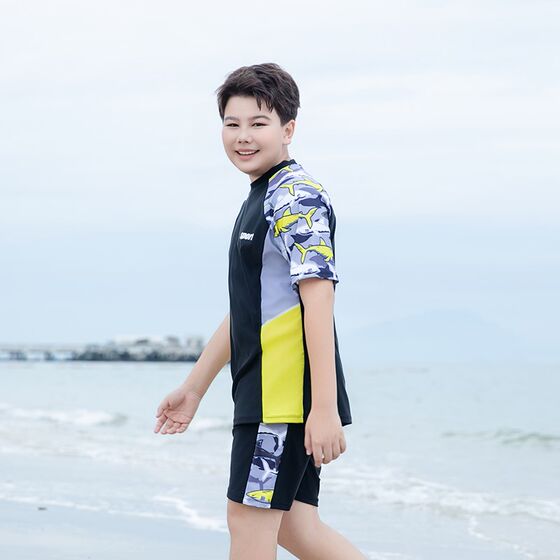 Children's swimsuit fat boy big children's split 2025 new style larger plus size swimming trunks teenager swimming suit
Children's swimsuit fat boy big children's split 2025 new style larger plus size swimming trunks teenager swimming suit