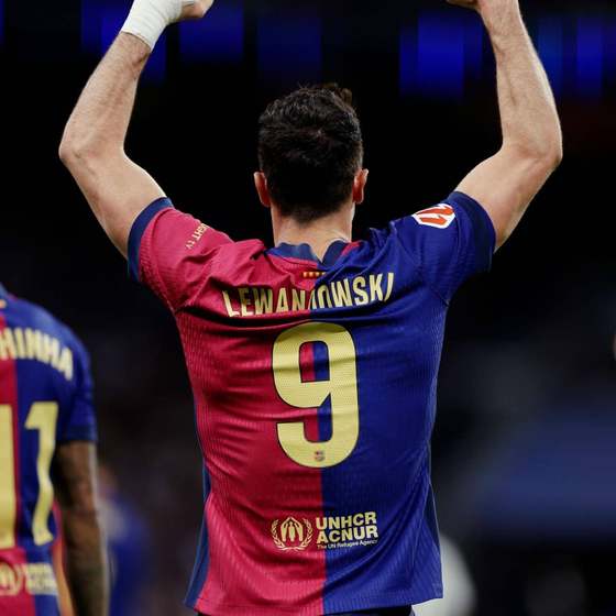 2425 New season Barcelona home jersey Barcelona Gaville Lewandowski Pedrid Jong Yamal football uniform 2425 New season Barcelona home jersey Barcelona Gaville Lewandowski Pedrid Jong Yamal football uniform