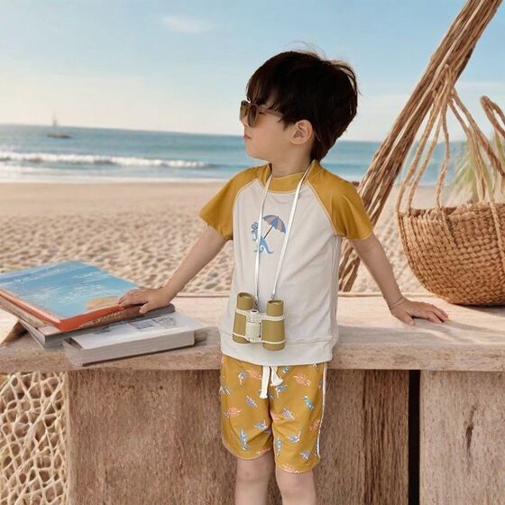 2025 new boy swimsuit children's split cute dinosaur swimsuit pants small and medium-sized children's baby short-sleeved quick-drying suit
2025 new boy swimsuit children's split cute dinosaur swimsuit pants small and medium-sized children's baby short-sleeved quick-drying suit