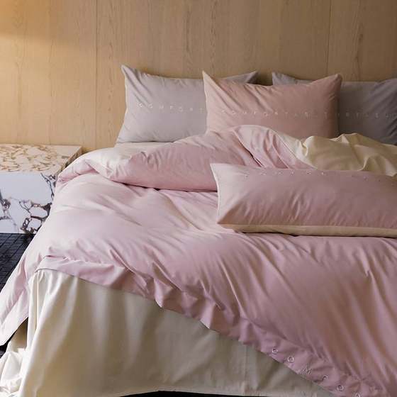 Category A Hong Kong style pure cotton 100-count long-staple cotton brushed four-piece set pure cotton quilt cover thickened sheets and fitted sheets bedding 
Category A Hong Kong style pure cotton 100-count long-staple cotton brushed four-piece set pure cotton quilt cover thickened sheets and fitted sheets bedding