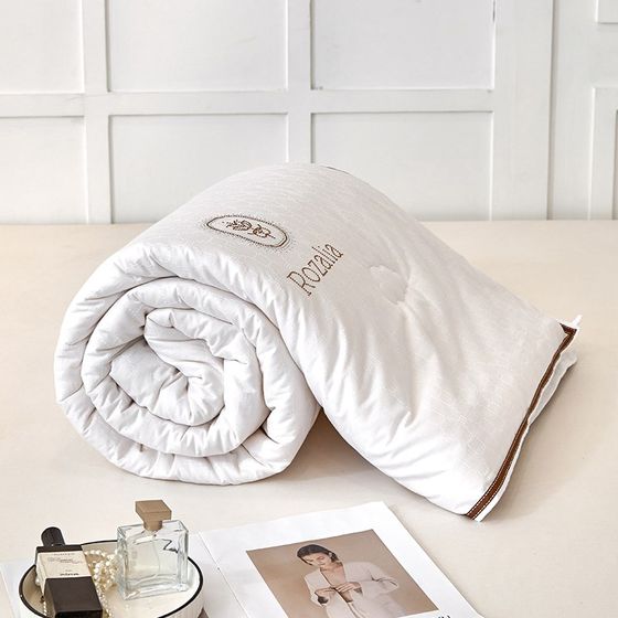 Class A high-end cotton Xinjiang fine velvet cotton quilt warm quilt core spring and autumn quilt thickened winter quilt bedding 
Class A high-end cotton Xinjiang fine velvet cotton quilt warm quilt core spring and autumn quilt thickened winter quilt bedding