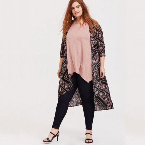 Special offer Duoduo affordable genuine foreign trade extra large size European and American women's clothing 180*0.5kg long vacation chiffon cardigan
Special offer Duoduo affordable genuine foreign trade extra large size European and American women's clothing 180*0.5kg long vacation chiffon cardigan