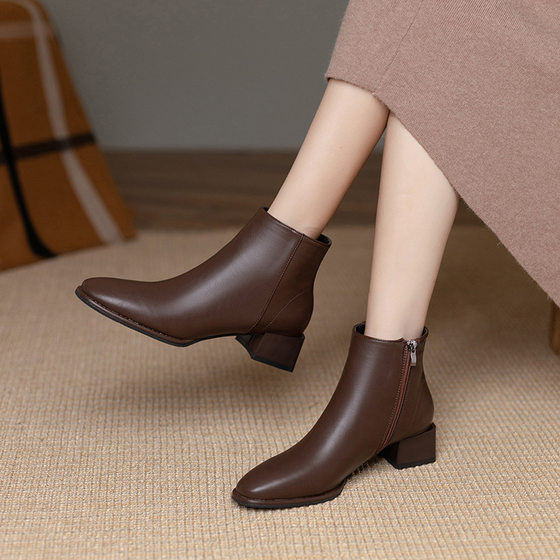 2024 autumn new pointed toe Chelsea boots women's short boots flat single boots women's short boots fashion boots
2024 autumn new pointed toe Chelsea boots women's short boots flat single boots women's short boots fashion boots