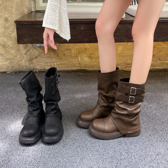 Niche retro British style buckle thick-soled short-bottle Martin boots for women 2025 autumn and winter new slim black fashion
Niche retro British style buckle thick-soled short-bottle Martin boots for women 2025 autumn and winter new slim black fashion