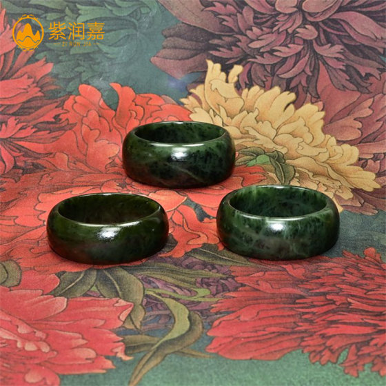 Purple Runjia Xinjiang Hetian Jade Spinach Green Jade Bracelet 59 Wide strip tire Mountain flowing water Half Gobi material Jade Bracelet
Purple Runjia Xinjiang Hetian Jade Spinach Green Jade Bracelet 59 Wide strip tire Mountain flowing water Half Gobi material Jade Bracelet
