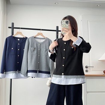 Large size women's Korean version round neck spliced striped sweatshirt 
Large size women's Korean version round neck spliced striped sweatshirt