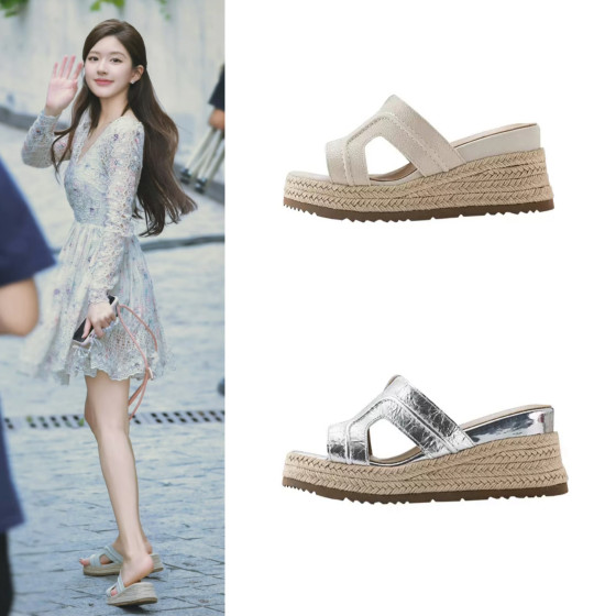 2025 Xia Zhao Lusi same style straw weaving sandals for women with thick sole wearing travel beach flip flops
2025 Xia Zhao Lusi same style straw weaving sandals for women with thick sole wearing travel beach flip flops
